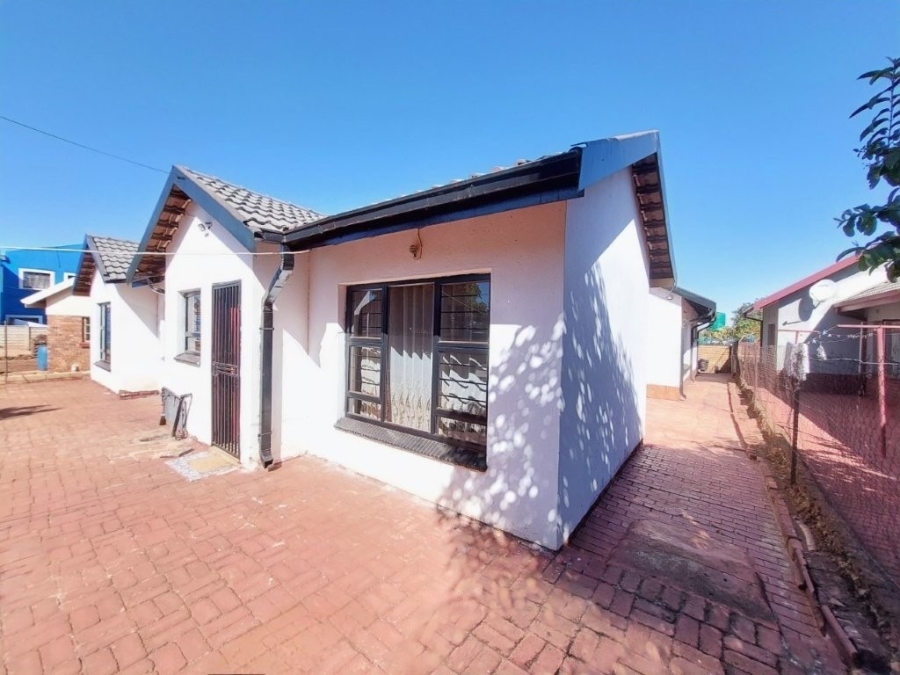 4 Bedroom Property for Sale in Lebowakgomo Zone B Limpopo