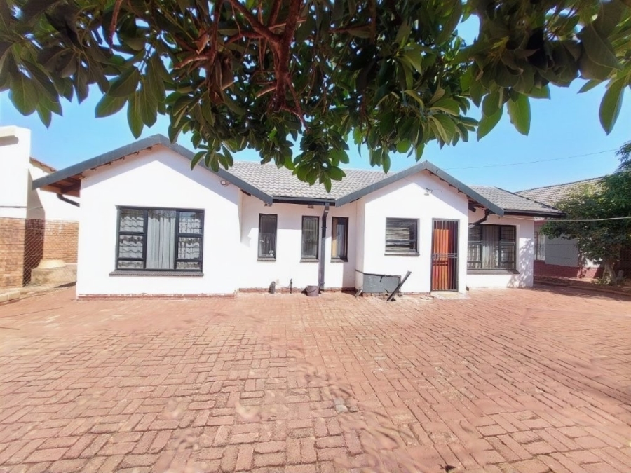 4 Bedroom Property for Sale in Lebowakgomo Zone B Limpopo