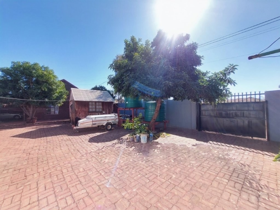 4 Bedroom Property for Sale in Lebowakgomo Zone B Limpopo