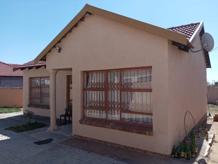 3 Bedroom Property for Sale in Mahlasedi Park Limpopo