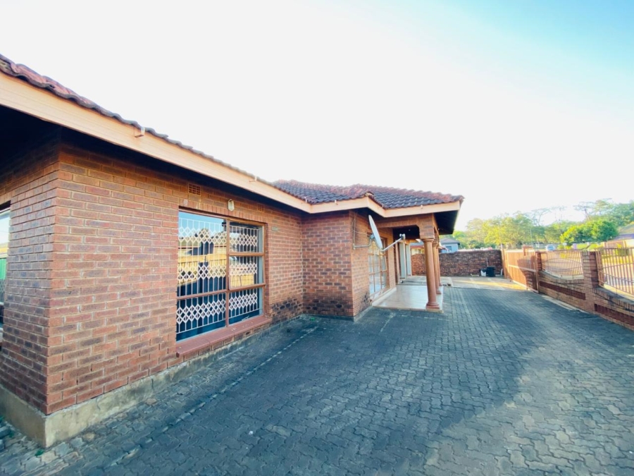 5 Bedroom Property for Sale in Sibasa Limpopo