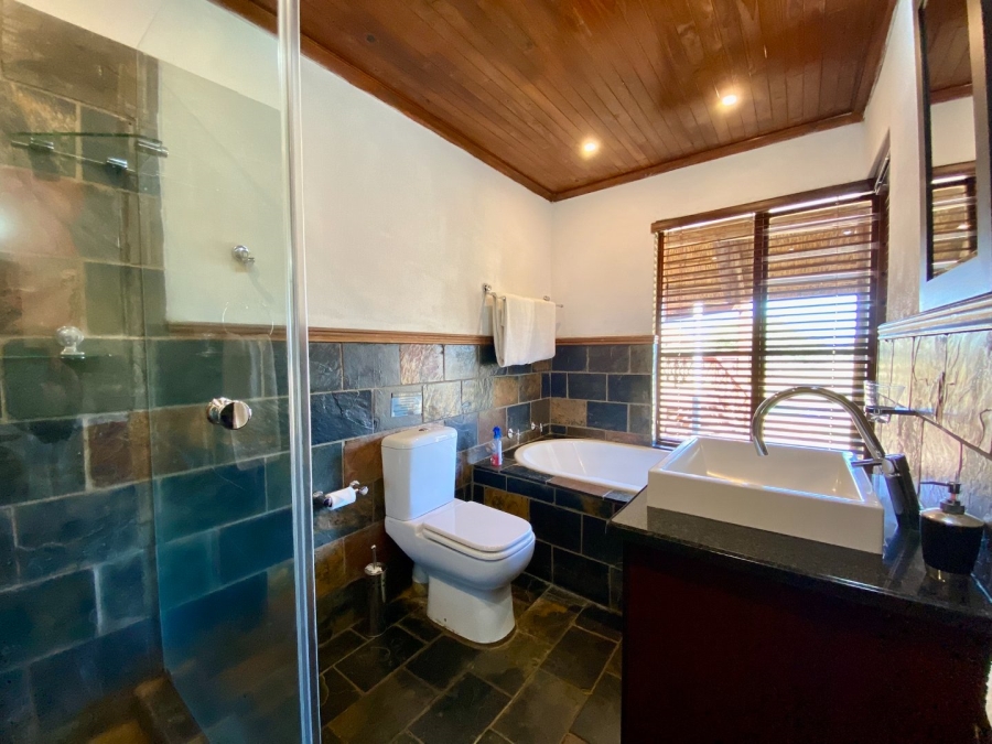 5 Bedroom Property for Sale in Zebula Golf Estate Limpopo