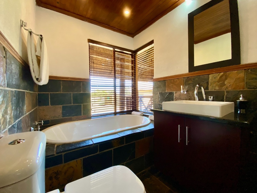 5 Bedroom Property for Sale in Zebula Golf Estate Limpopo