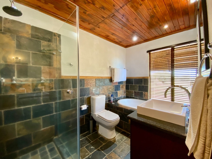 5 Bedroom Property for Sale in Zebula Golf Estate Limpopo