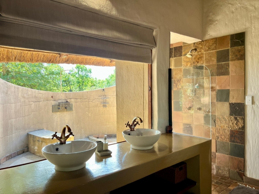 5 Bedroom Property for Sale in Zebula Golf Estate Limpopo