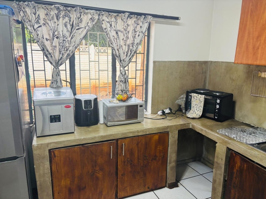 7 Bedroom Property for Sale in Kameeldoringpark Limpopo