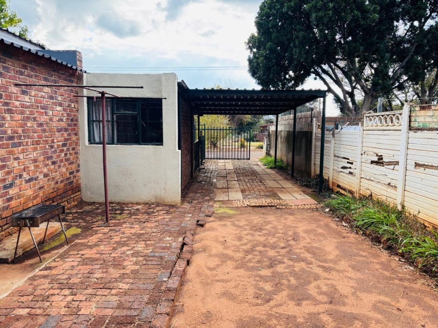 7 Bedroom Property for Sale in Kameeldoringpark Limpopo