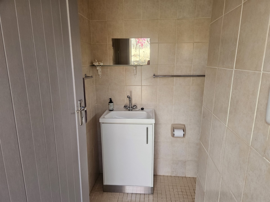 To Let 3 Bedroom Property for Rent in Ndlovumzi Limpopo