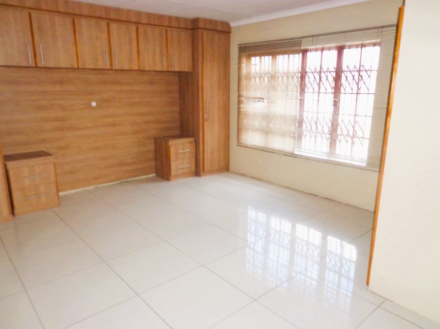 3 Bedroom Property for Sale in Mahlasedi Park Limpopo