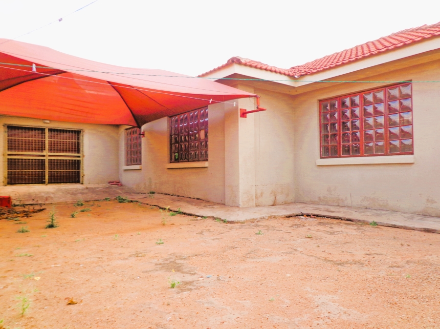 3 Bedroom Property for Sale in Mahlasedi Park Limpopo