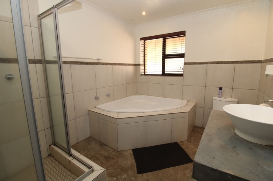 5 Bedroom Property for Sale in Zebula Golf Estate Limpopo