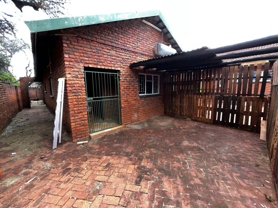 To Let 1 Bedroom Property for Rent in Chroompark Limpopo