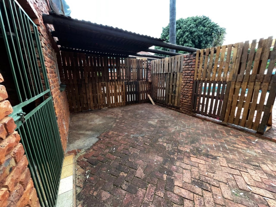 To Let 1 Bedroom Property for Rent in Chroompark Limpopo