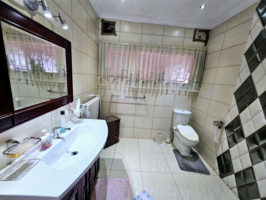 5 Bedroom Property for Sale in Louis Trichardt Limpopo