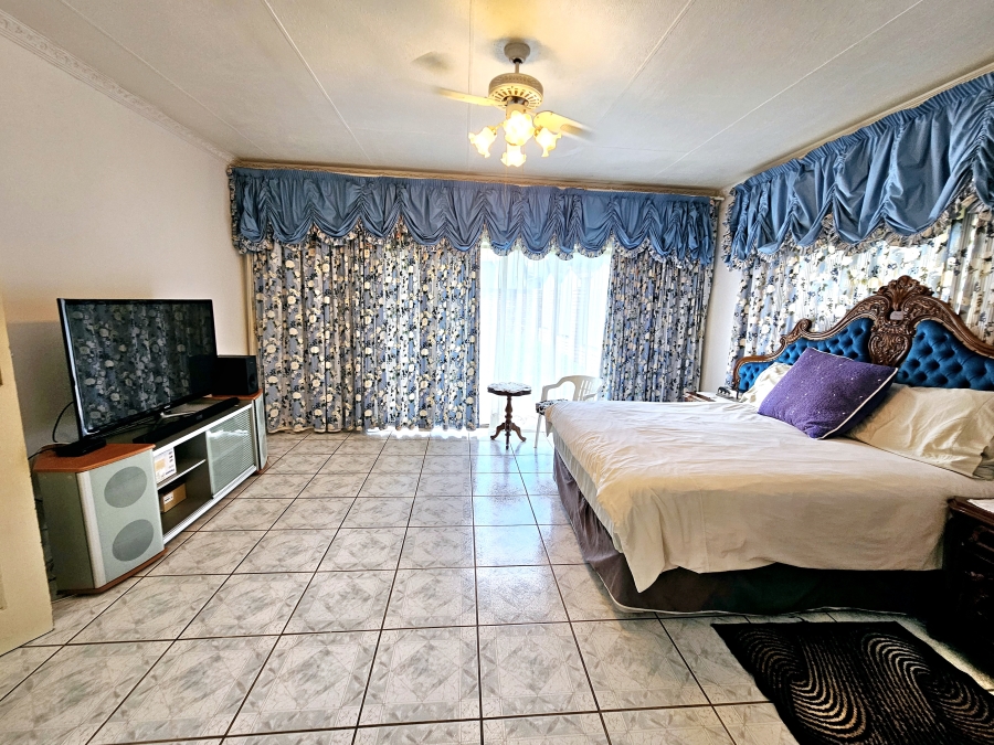 5 Bedroom Property for Sale in Louis Trichardt Limpopo