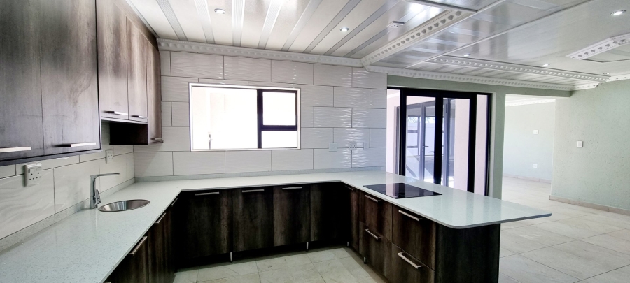 4 Bedroom Property for Sale in Woodhill Estate Limpopo