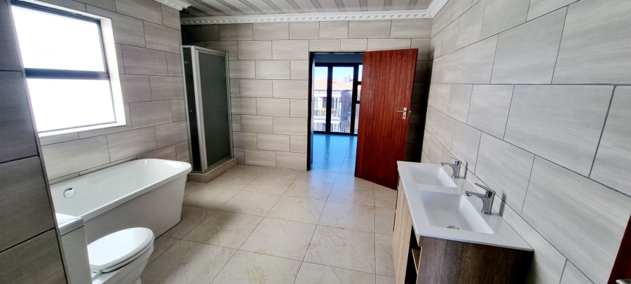 4 Bedroom Property for Sale in Woodhill Estate Limpopo