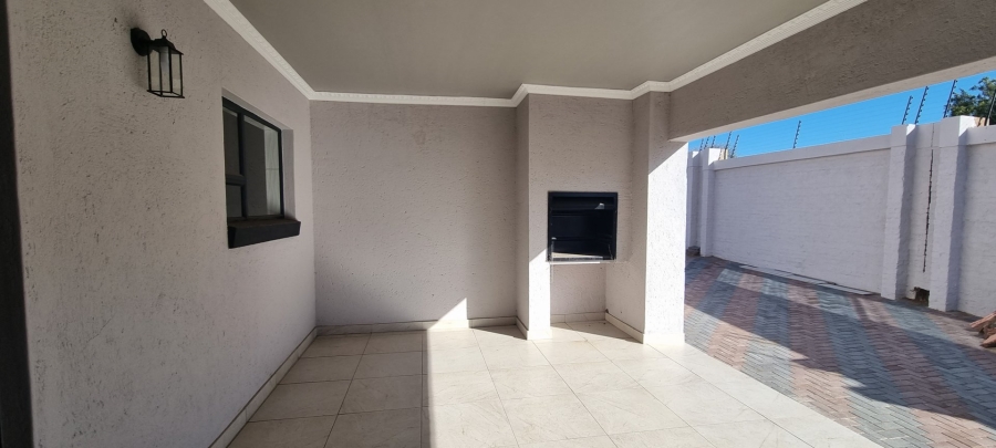 4 Bedroom Property for Sale in Woodhill Estate Limpopo