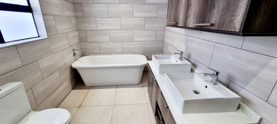 4 Bedroom Property for Sale in Woodhill Estate Limpopo