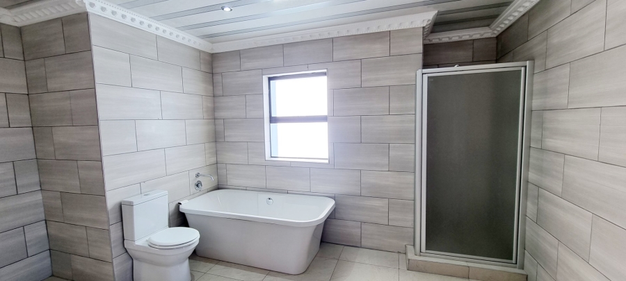 4 Bedroom Property for Sale in Woodhill Estate Limpopo