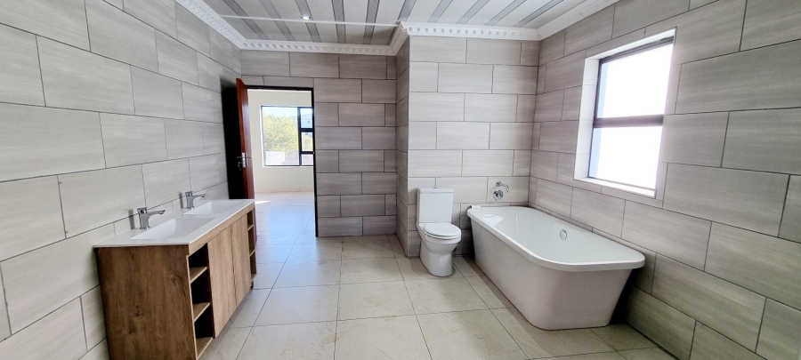 4 Bedroom Property for Sale in Woodhill Estate Limpopo