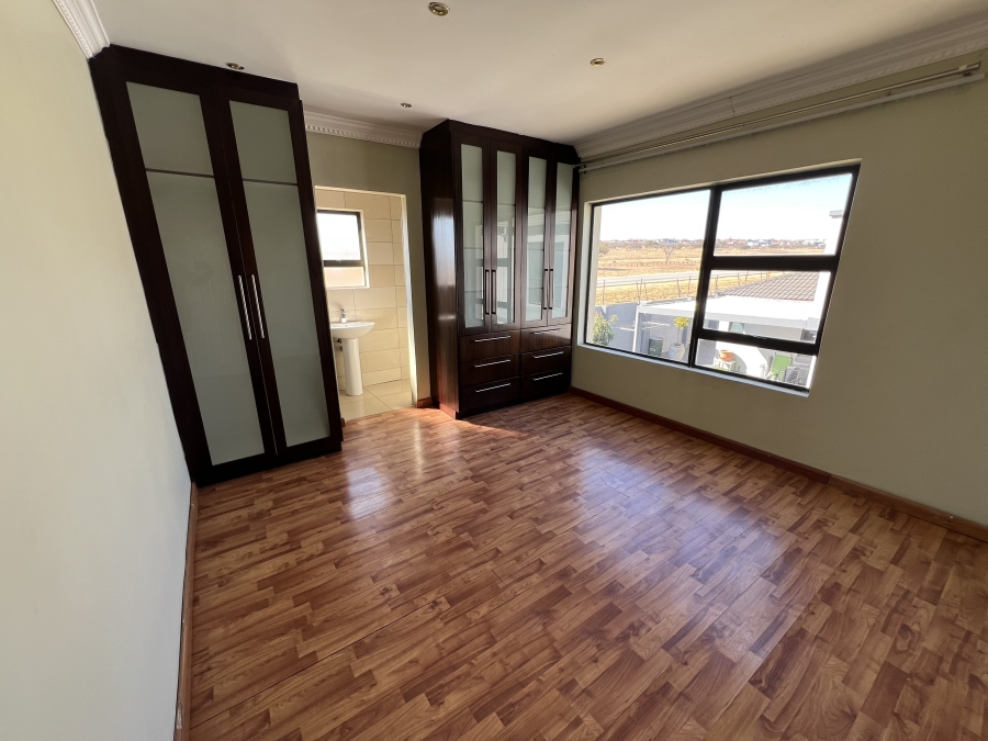 5 Bedroom Property for Sale in Thornhill Limpopo