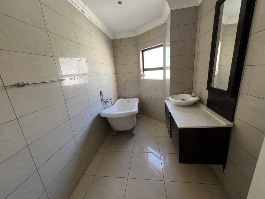 5 Bedroom Property for Sale in Thornhill Limpopo