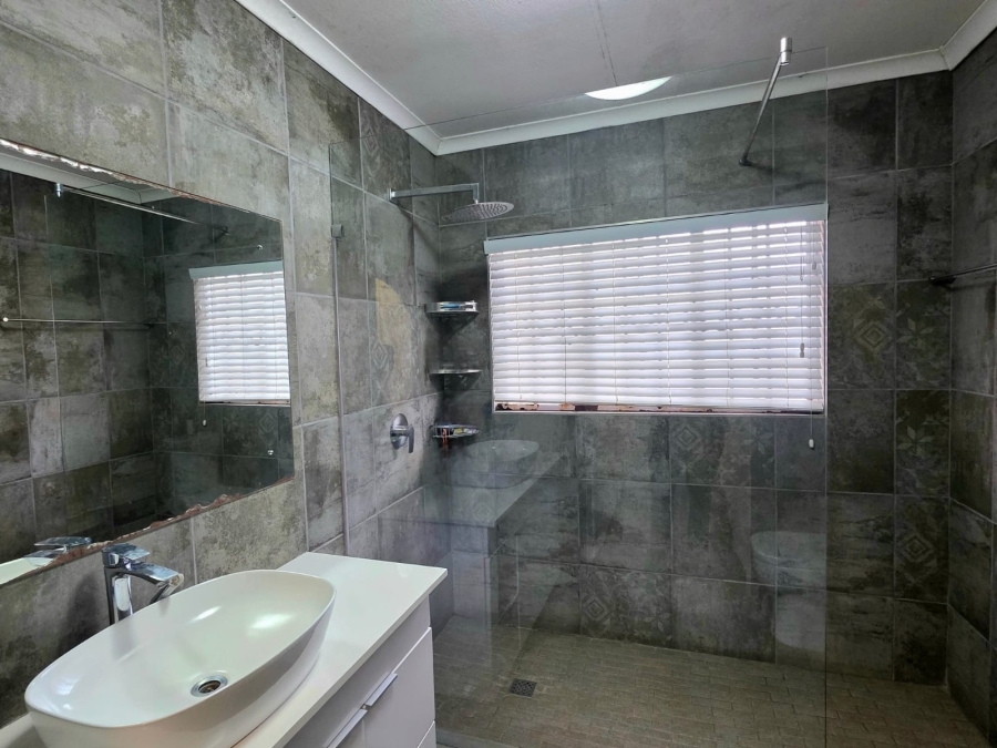 6 Bedroom Property for Sale in Bendor Limpopo