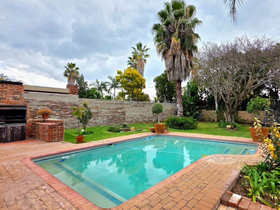 6 Bedroom Property for Sale in Bendor Limpopo