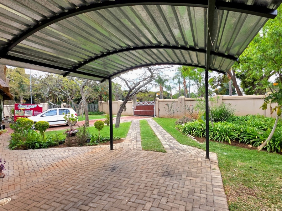 6 Bedroom Property for Sale in Bendor Limpopo
