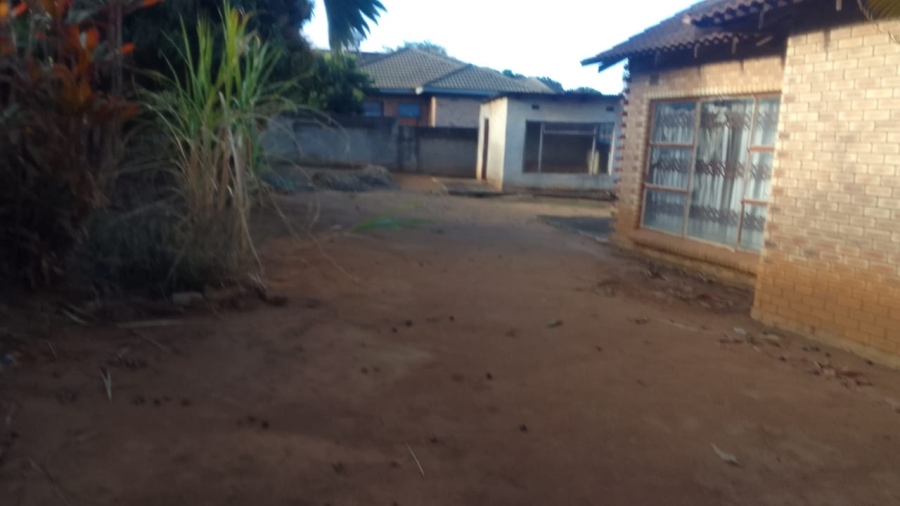 1 Bedroom Property for Sale in Muledane Limpopo