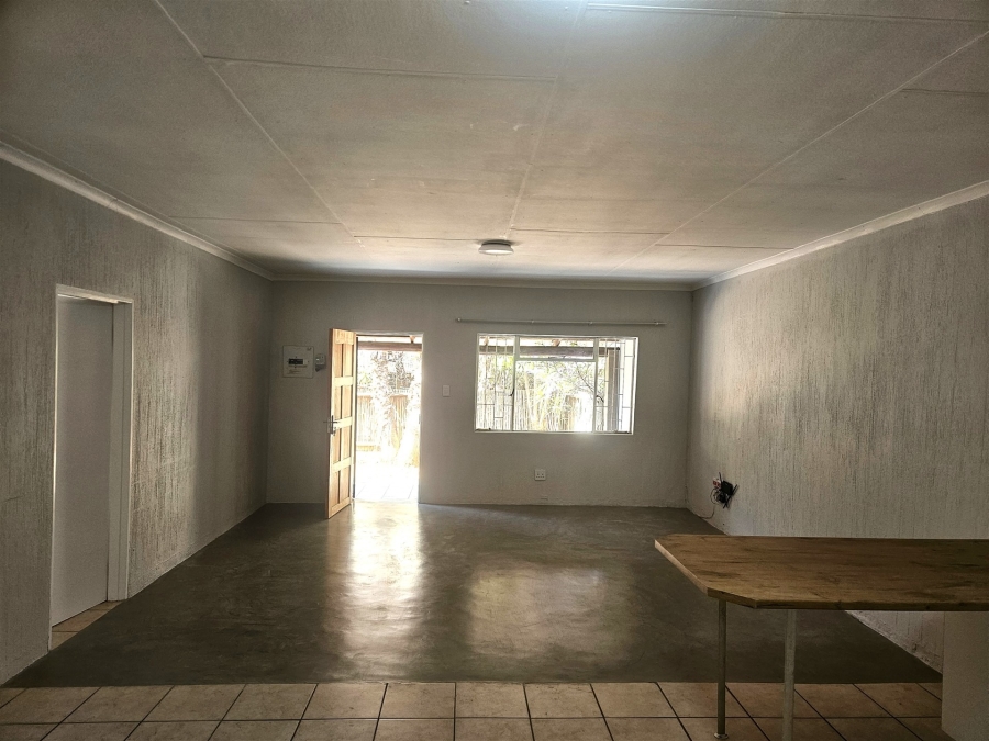 To Let 2 Bedroom Property for Rent in Hoedspruit Limpopo