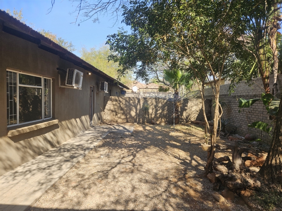To Let 2 Bedroom Property for Rent in Hoedspruit Limpopo