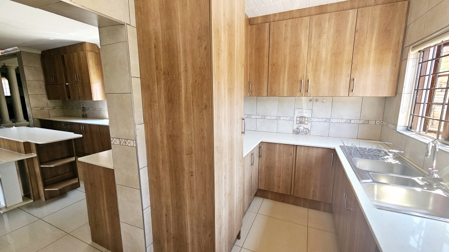 5 Bedroom Property for Sale in Louis Trichardt Limpopo