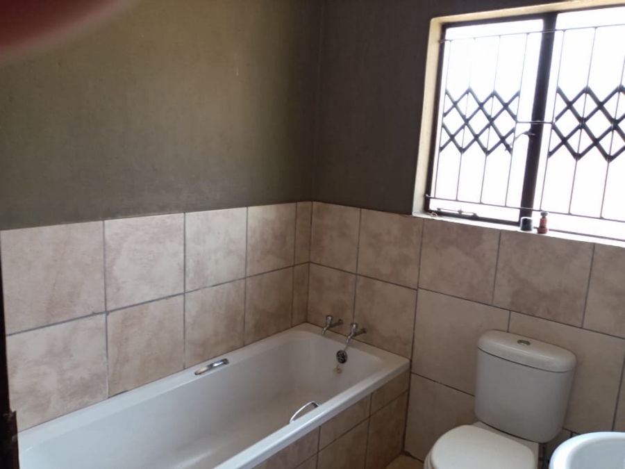 2 Bedroom Property for Sale in Mahlasedi Park Limpopo