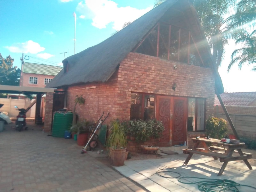 2 Bedroom Property for Sale in Bendor Place Limpopo