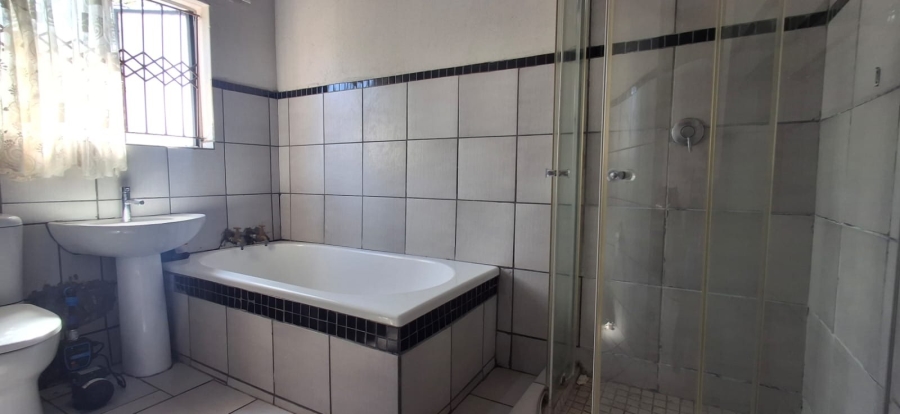 3 Bedroom Property for Sale in Seshego H Limpopo