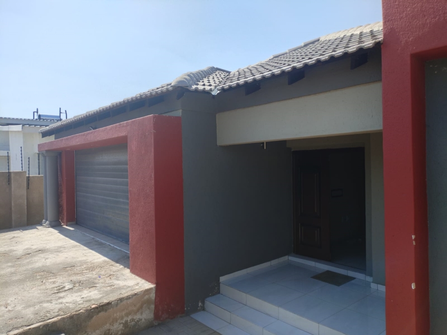 3 Bedroom Property for Sale in Mahlasedi Park Limpopo