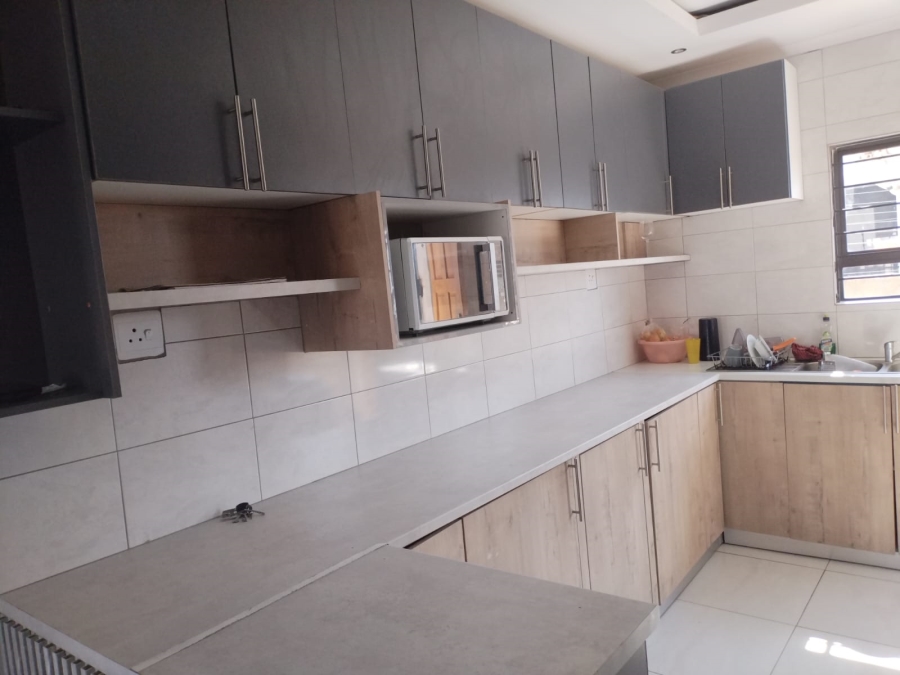 3 Bedroom Property for Sale in Mahlasedi Park Limpopo