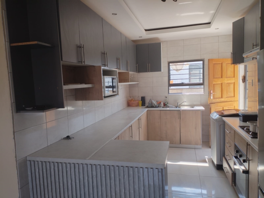 3 Bedroom Property for Sale in Mahlasedi Park Limpopo
