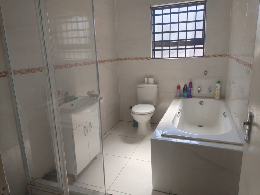 3 Bedroom Property for Sale in Mahlasedi Park Limpopo