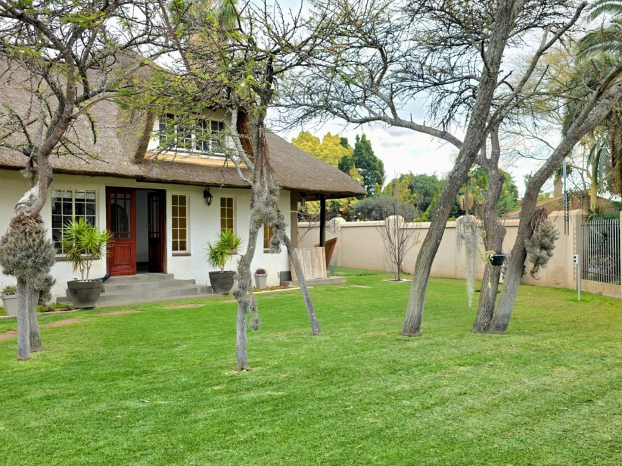 To Let 6 Bedroom Property for Rent in Bendor Limpopo