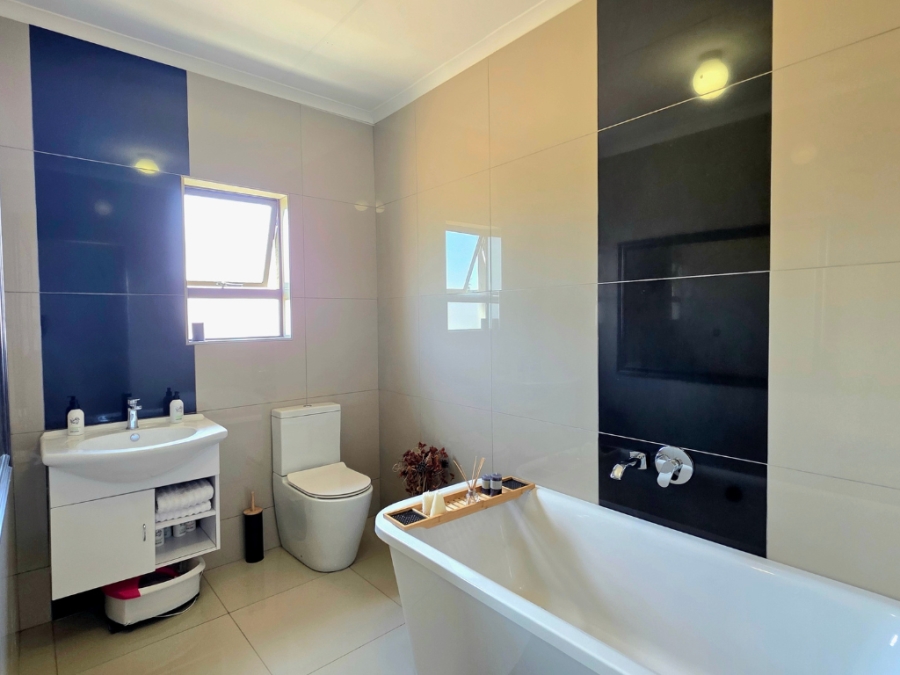To Let 4 Bedroom Property for Rent in Bendor Limpopo
