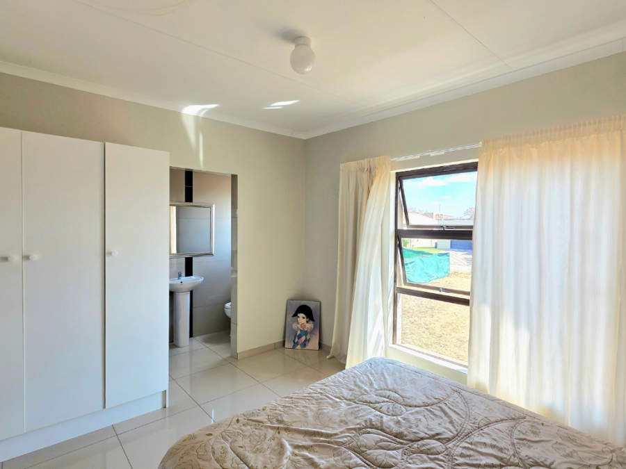 To Let 4 Bedroom Property for Rent in Bendor Limpopo