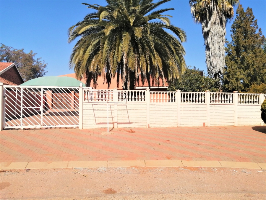 3 Bedroom Property for Sale in Flora Park Limpopo