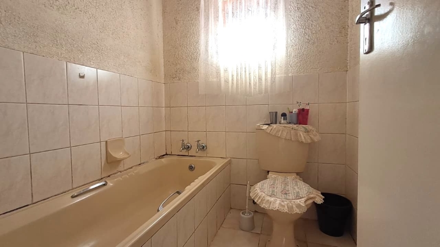 To Let 3 Bedroom Property for Rent in Flora Park Limpopo