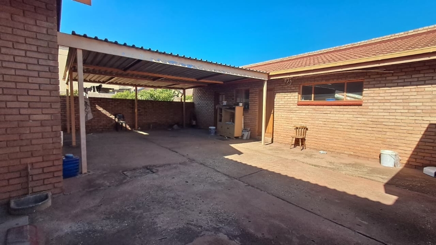 To Let 3 Bedroom Property for Rent in Flora Park Limpopo