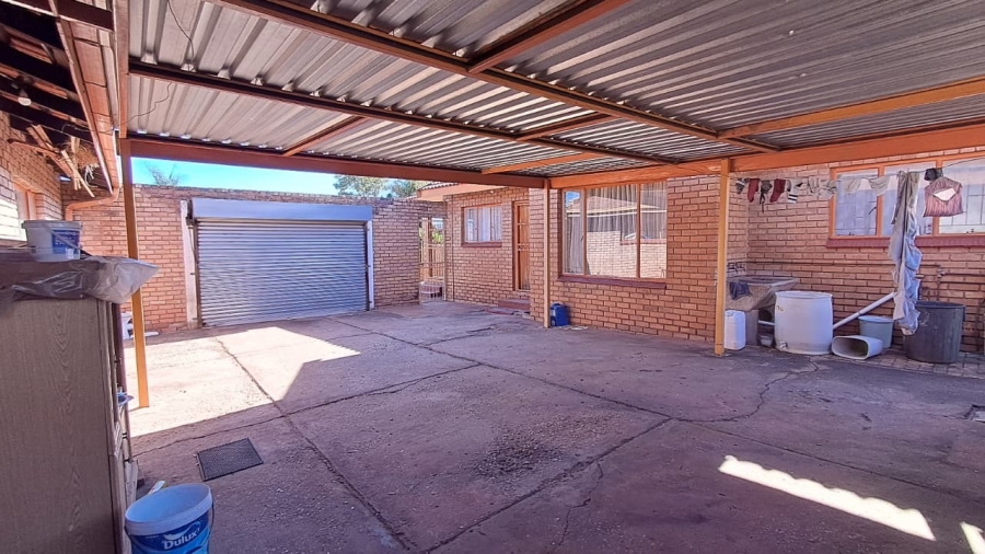To Let 3 Bedroom Property for Rent in Flora Park Limpopo