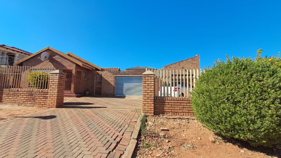 To Let 3 Bedroom Property for Rent in Flora Park Limpopo