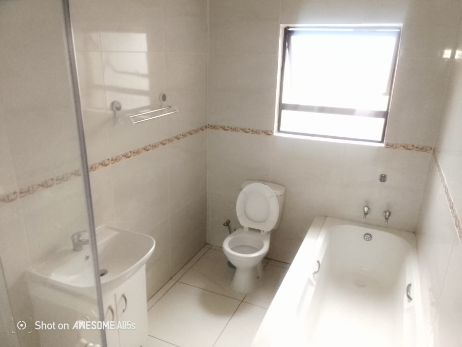 3 Bedroom Property for Sale in Mahlasedi Park Limpopo
